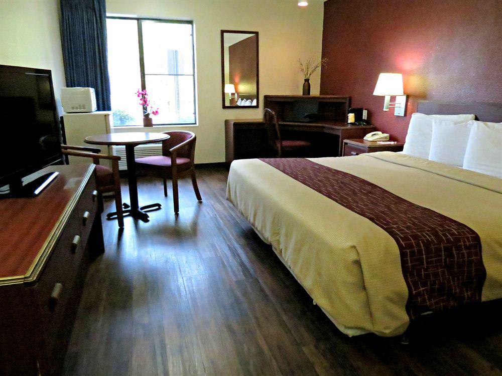 Red Roof Inn & Suites Savannah Airport Pooler Zewnętrze zdjęcie