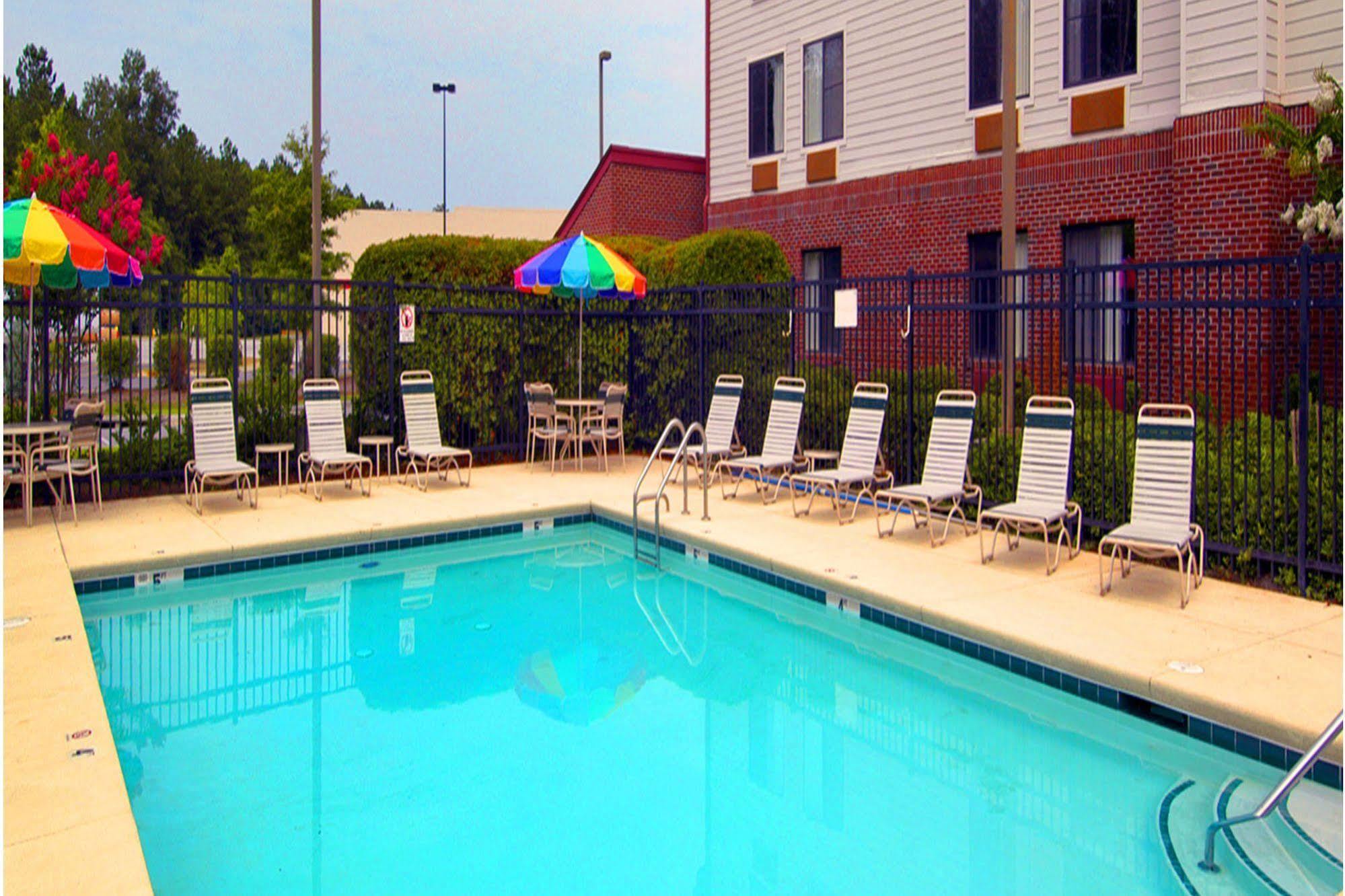 Red Roof Inn & Suites Savannah Airport Pooler Zewnętrze zdjęcie